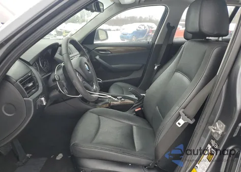 2015 BMW X1 xDrive35I z USA, uszkodzony, nr VIN WBAVM5C51FVV94136